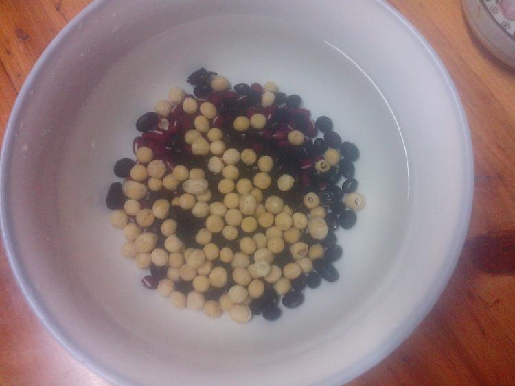 三豆豆浆步骤1