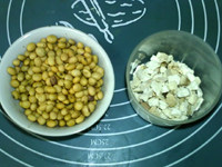 茯苓豆浆步骤1