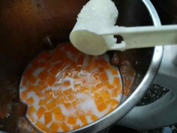 南瓜牛奶汁步骤5
