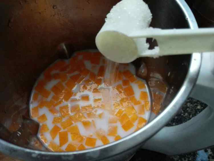 南瓜牛奶汁步骤6