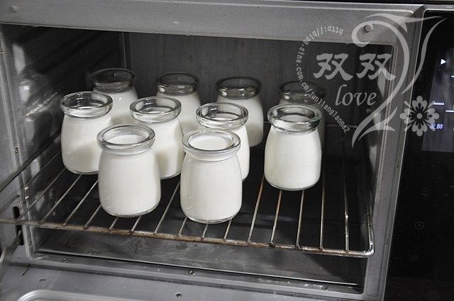 自制醇香酸奶步骤6