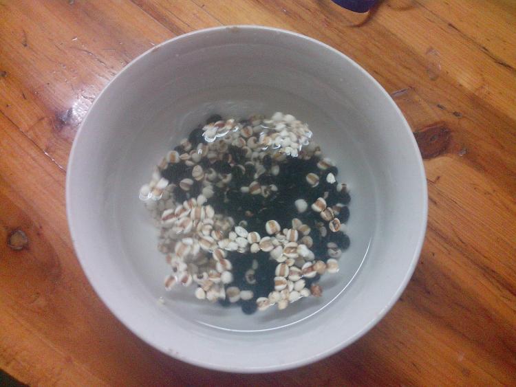 薏米黑豆浆步骤2