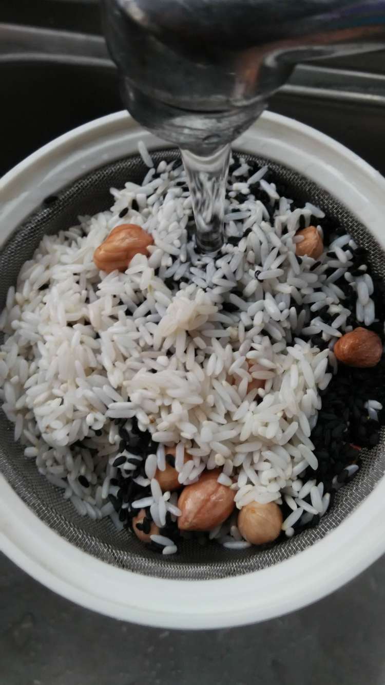 花生芝麻糊步骤3