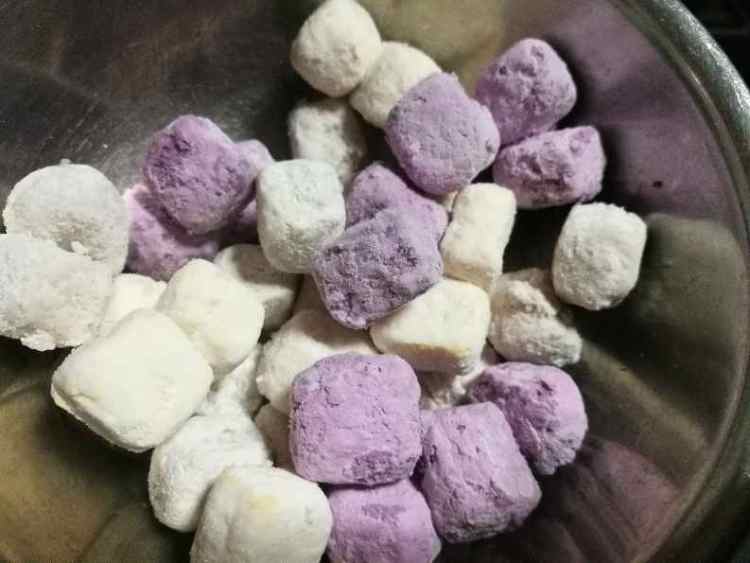 芋圆牛奶甜汤步骤1