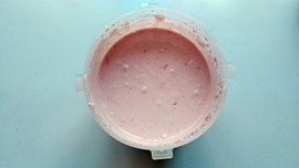 草莓冰淇淋步骤8