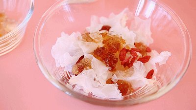 桃胶银耳羹步骤3