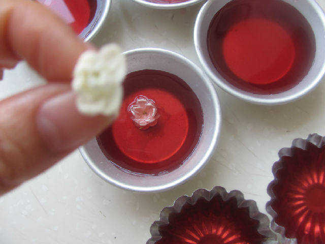 朗姆花茶果冻步骤8