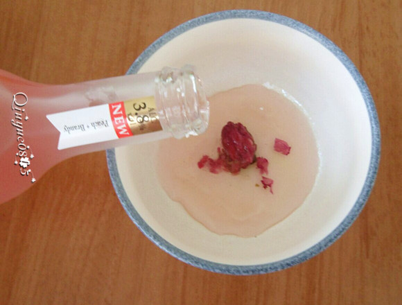 水蜜桃味果冻鸡尾酒步骤3