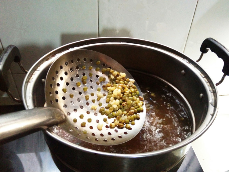 南瓜绿豆汤步骤5