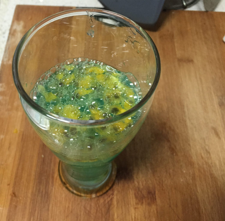 百香果鸡尾酒步骤5