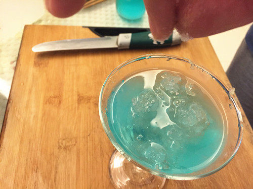 蓝色玛格丽特鸡尾酒步骤8