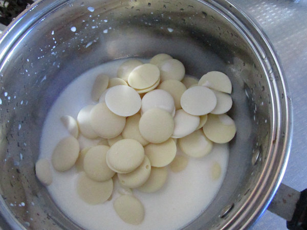白巧克力冰激凌步骤4