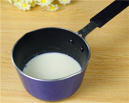 香草酸奶油樱桃冰淇淋步骤3
