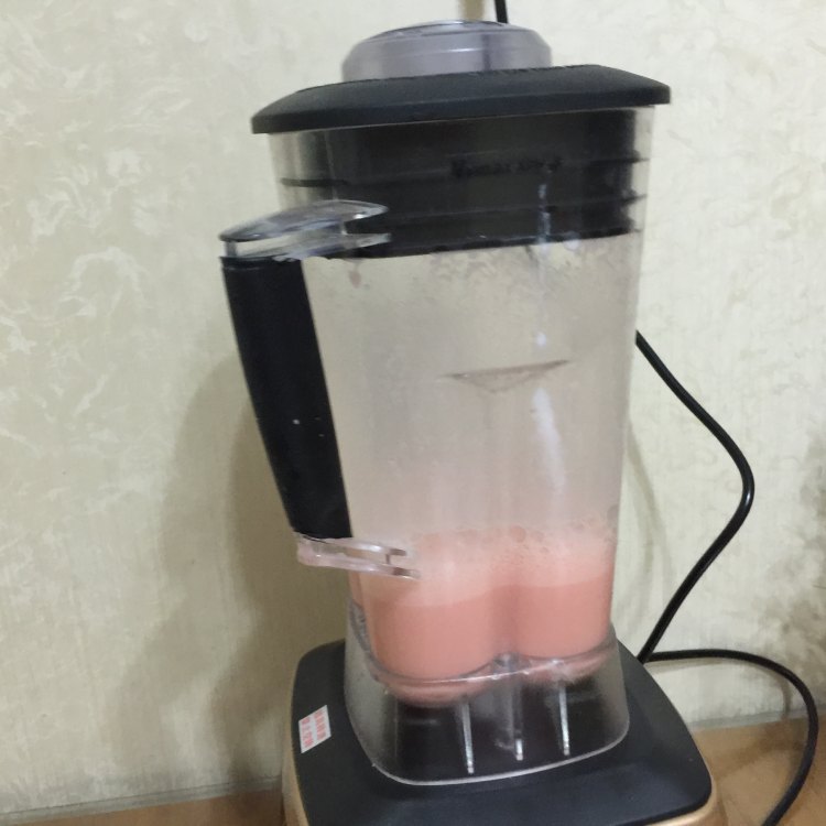 西瓜酸奶冰棒#新鲜从步骤5