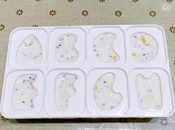 酸奶坚果雪糕步骤7