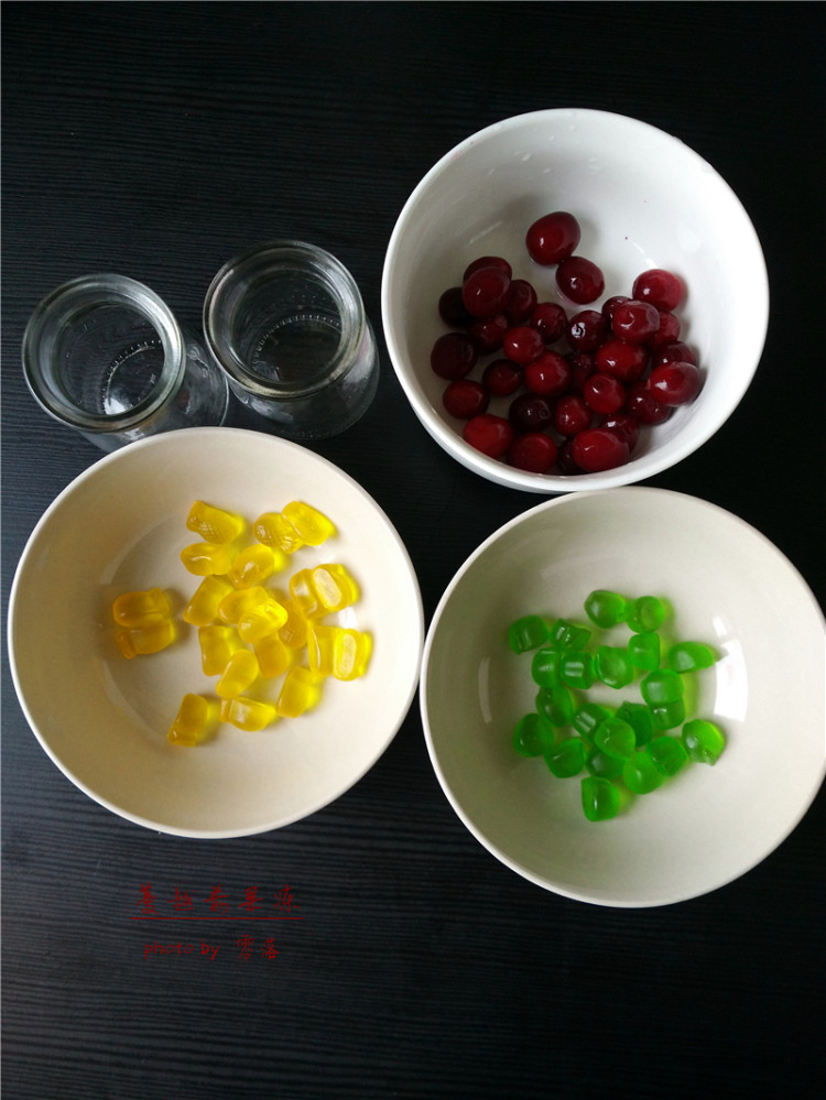 蔓越莓果冻步骤1