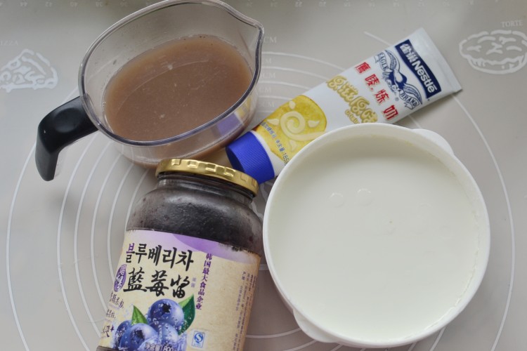 葡萄酸奶棒冰步骤3
