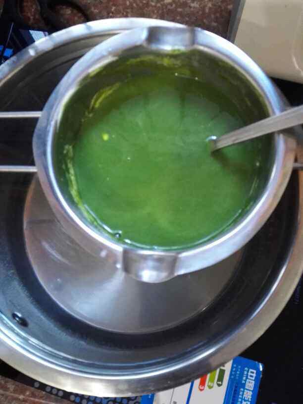 抹茶白巧克力慕斯杯步骤4