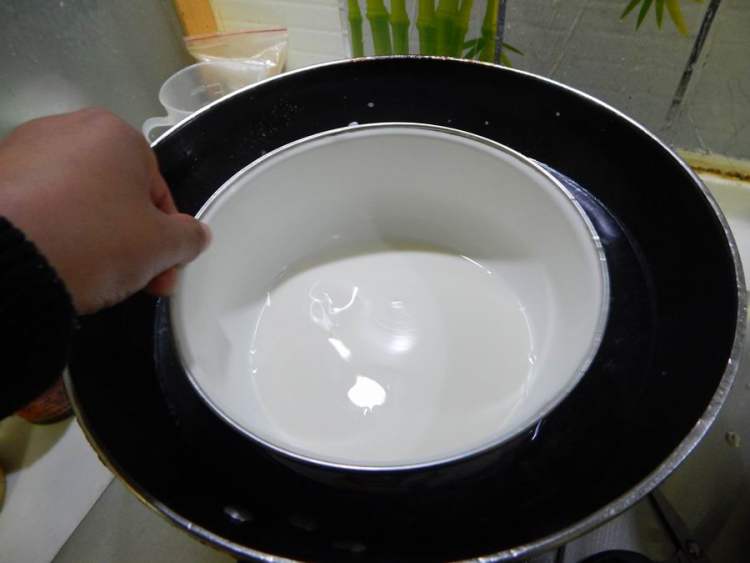 草莓慕斯步骤2