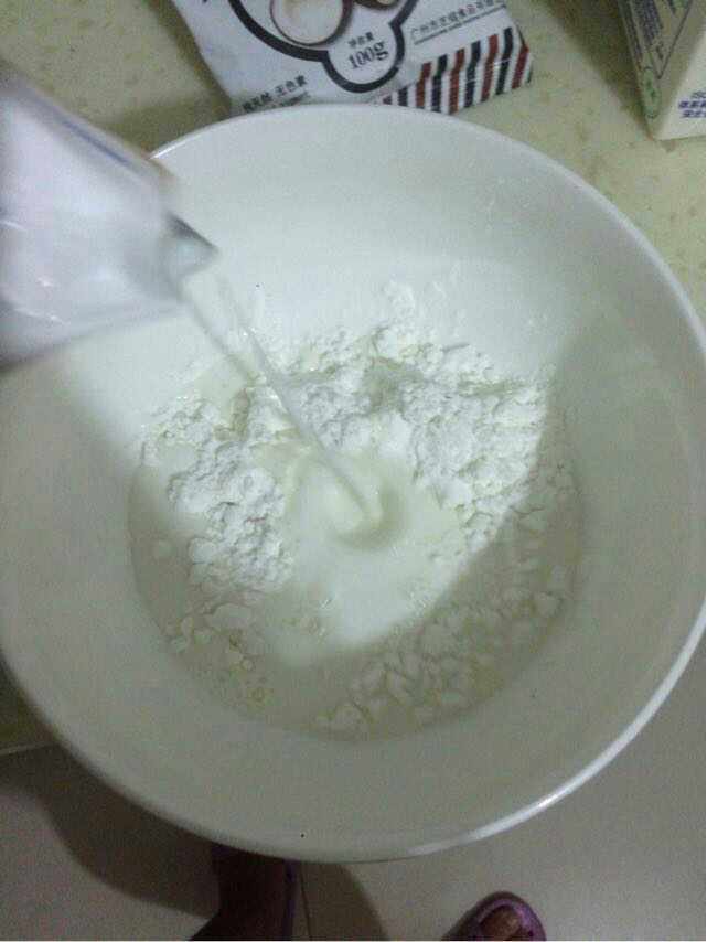 牛奶椰丝小方块步骤1