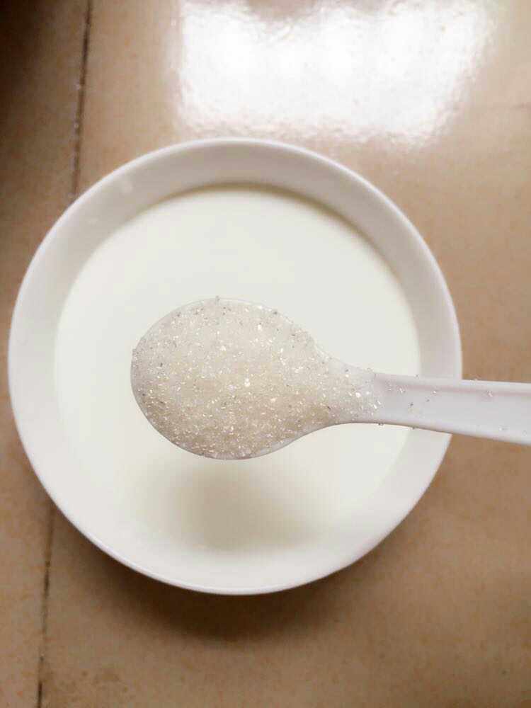 红豆牛奶冰步骤1