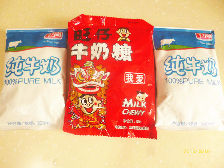 牛奶糖冰棒步骤1