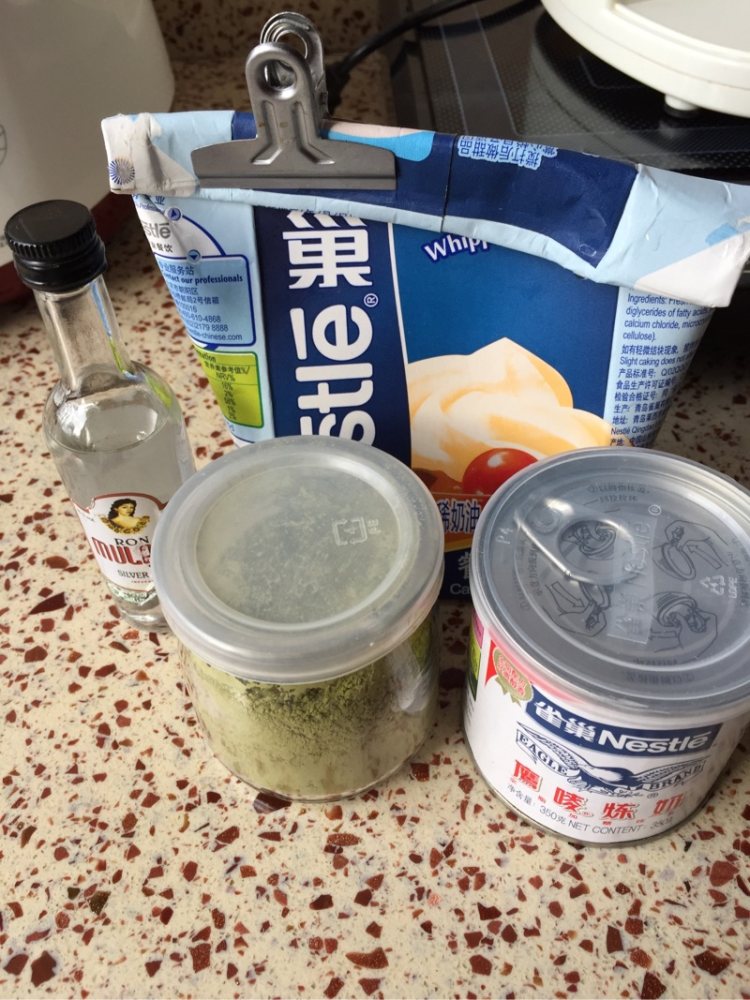 抹茶冰淇淋步骤1