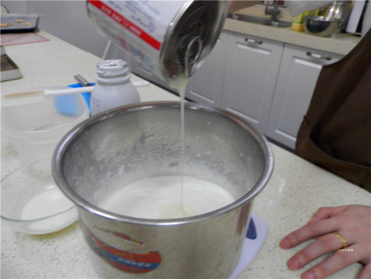 [手工美食]香草冰淇淋步骤2