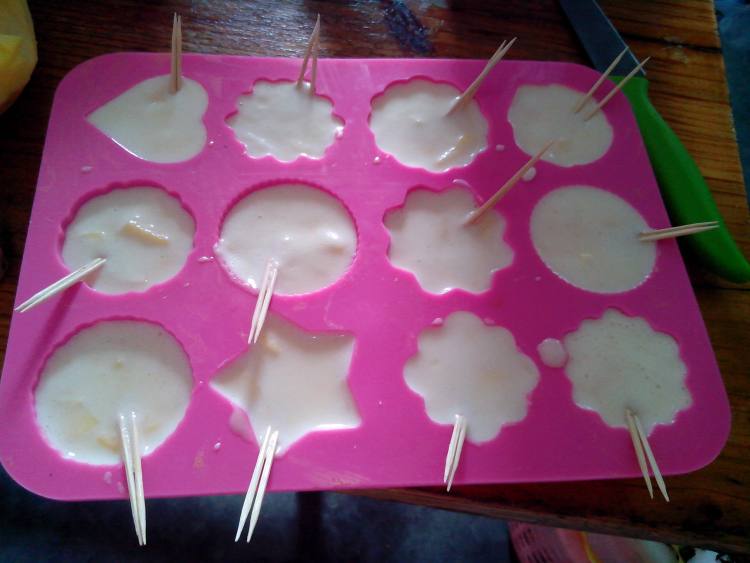 自制牙签小棒冰步骤8