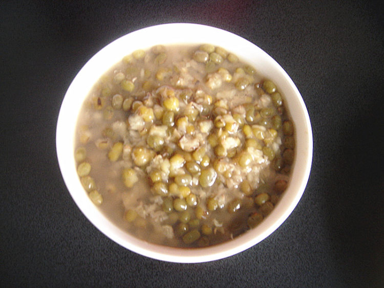绿豆牛奶棒冰步骤1