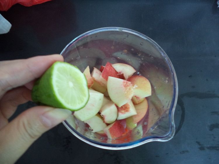 木瓜油桃果汁步骤6