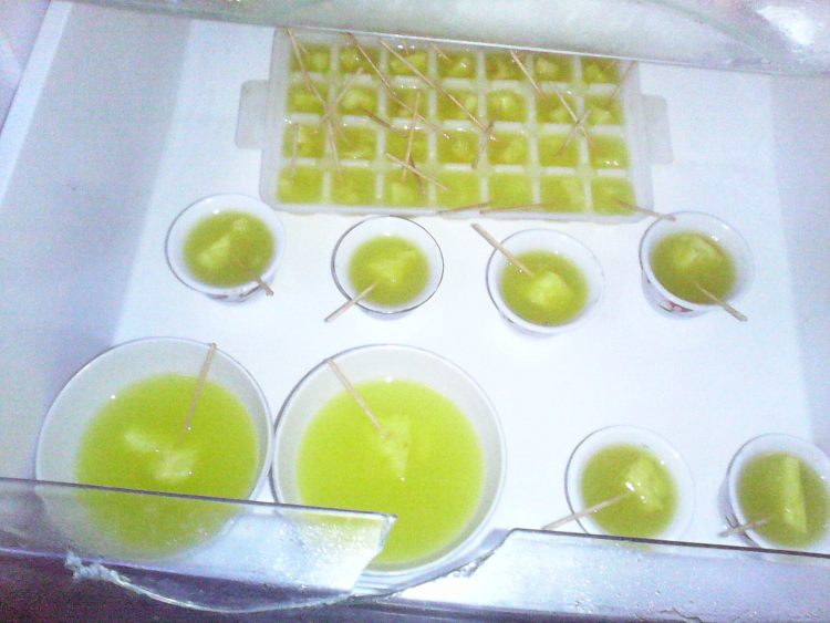 牙签菠萝冰块步骤11