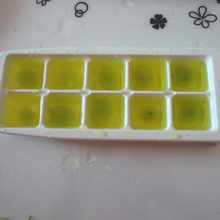 菠萝爽葡萄冰块步骤4