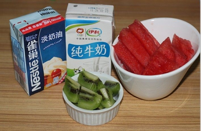 自制西瓜奇异果冰棍步骤1
