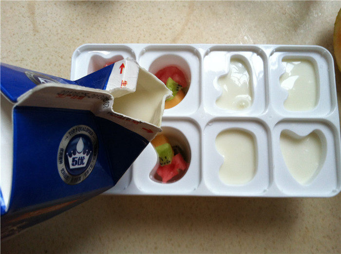 三色水果酸奶棒冰步骤6