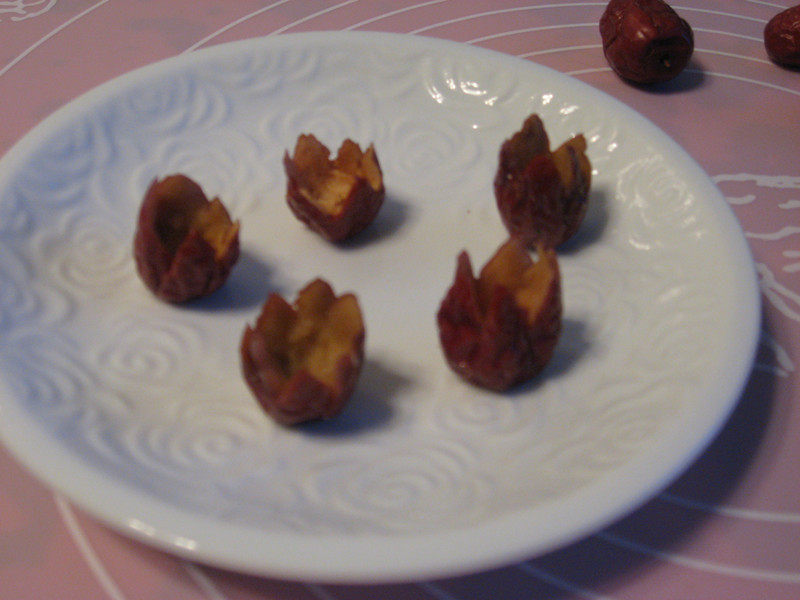 红枣莲子茶冻步骤1
