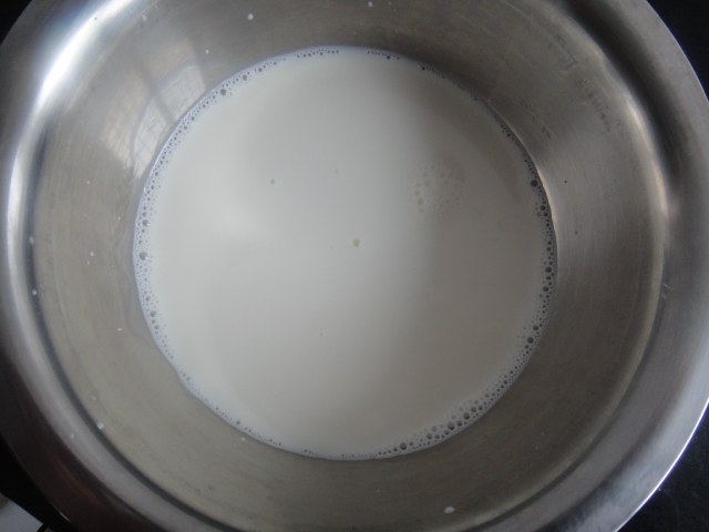 DIY菠萝冰淇淋小雪球步骤2