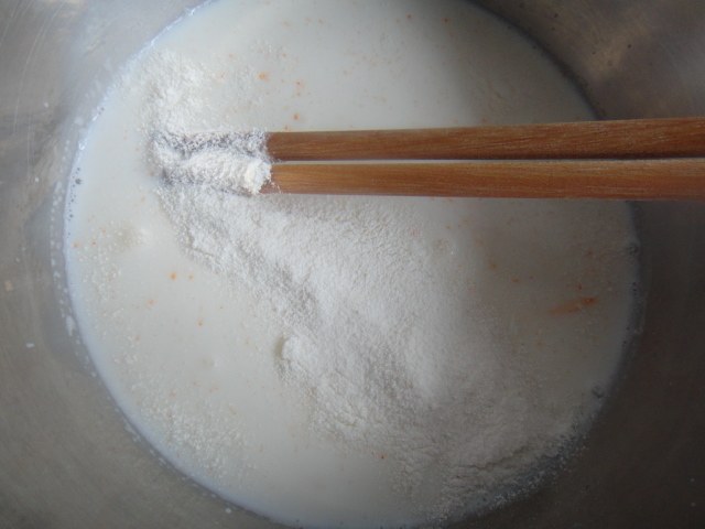 DIY菠萝冰淇淋小雪球步骤3