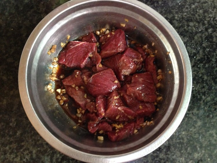 青红椒牛肉串步骤2
