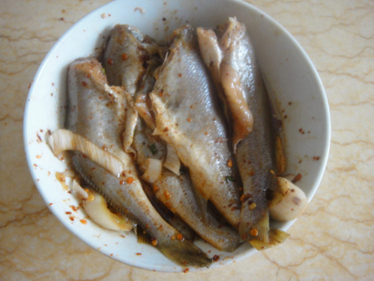 香烤小黄鱼步骤4