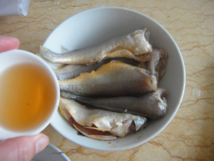 香烤小黄鱼步骤3