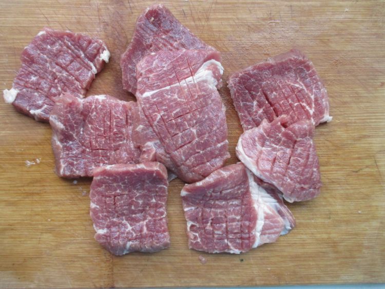 脆炸梅花肉步骤2