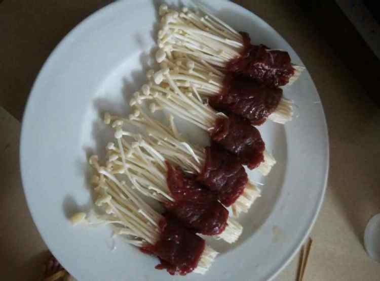 金针菇牛肉卷步骤5