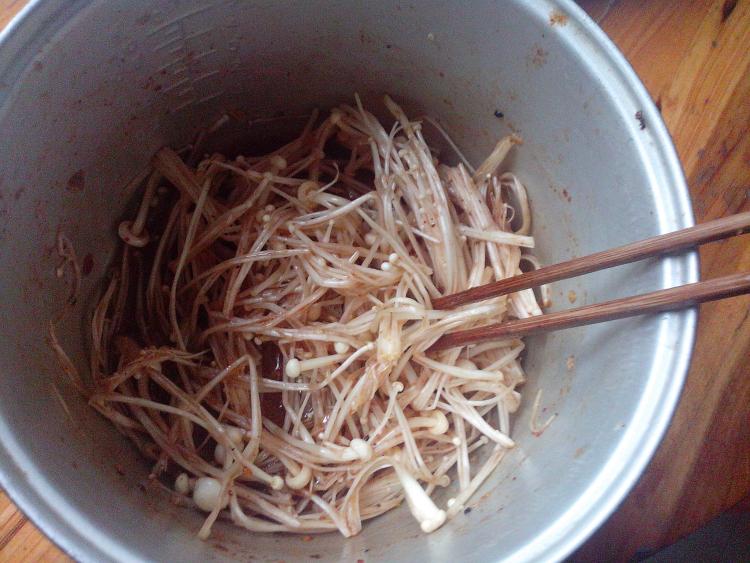 香辣鸡翅根步骤9