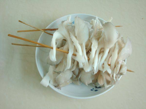 微波烤平菇步骤2