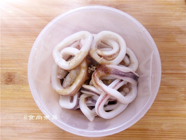 【手工美食】鱿鱼素鸡步骤2