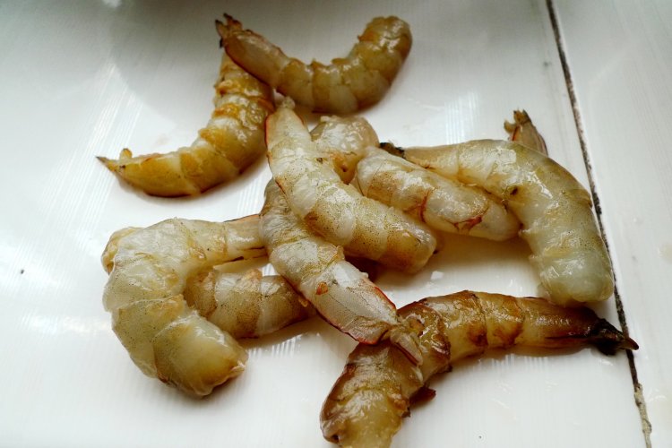 新奥尔良烤大虾步骤2