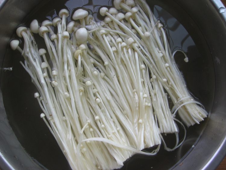 煎烤金针菇步骤2