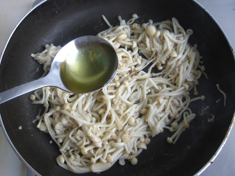 煎烤金针菇步骤6