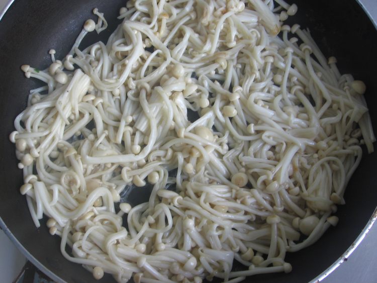 煎烤金针菇步骤5